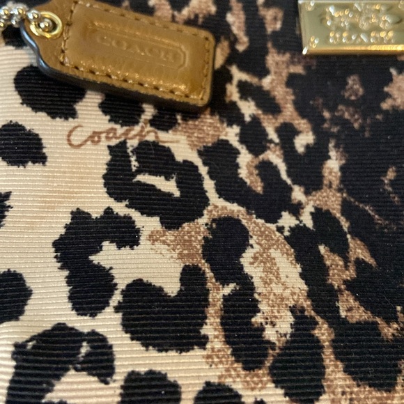 Coach Animal Print Wristlet Wallet Gorgeous - Picture 7 of 11